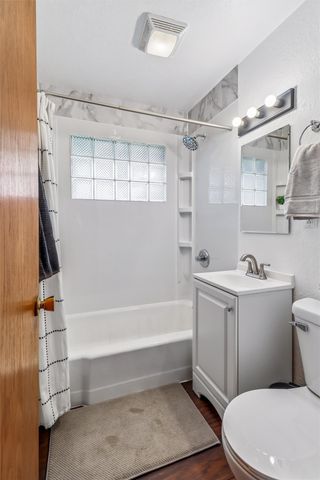 2814 E 39th Street, Des Moines, IA 50317