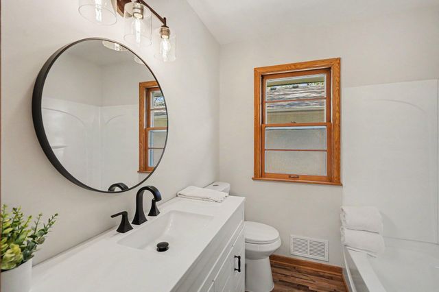 2813 40th Avenue S, Minneapolis, MN 55406