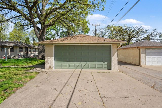 2813 40th Avenue S, Minneapolis, MN 55406