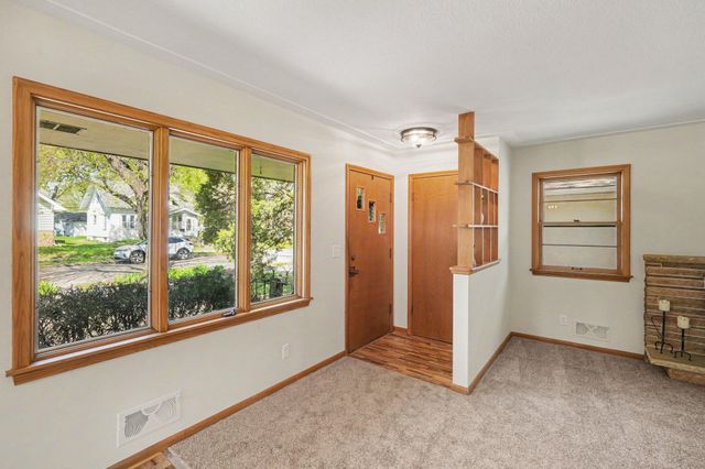 2813 40th Avenue S, Minneapolis, MN 55406