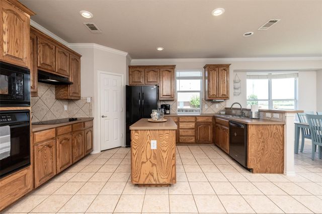 3155 Serpis, Grand Prairie, TX 75054