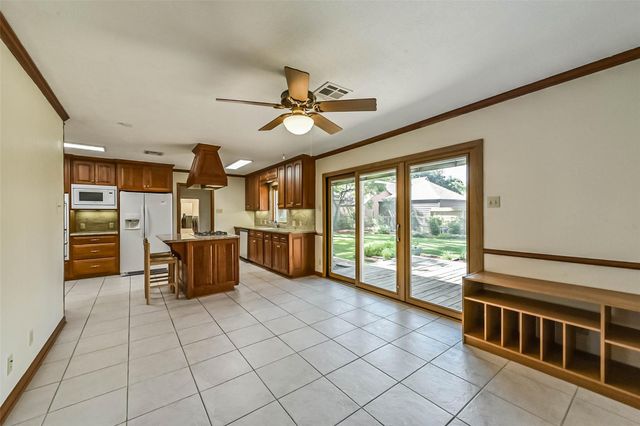 6637 Merry Lane, Houston, TX 77023
