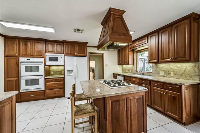 6637 Merry Lane, Houston, TX 77023