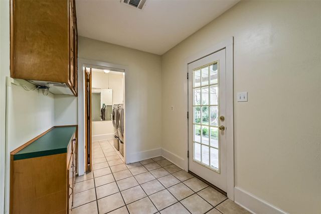 6637 Merry Lane, Houston, TX 77023