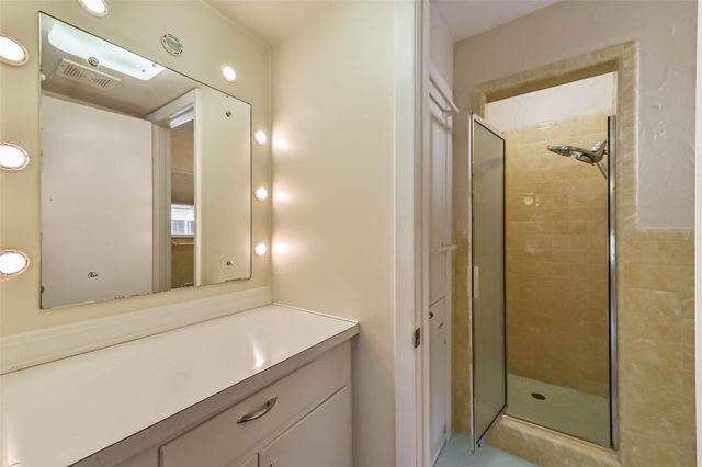 6637 Merry Lane, Houston, TX 77023