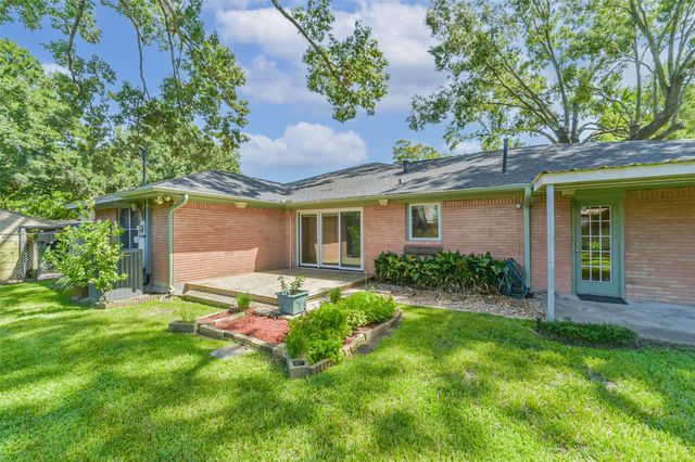 6637 Merry Lane, Houston, TX 77023