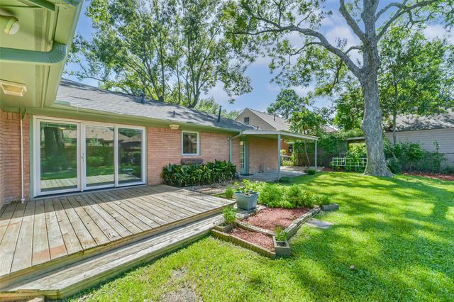 6637 Merry Lane, Houston, TX 77023