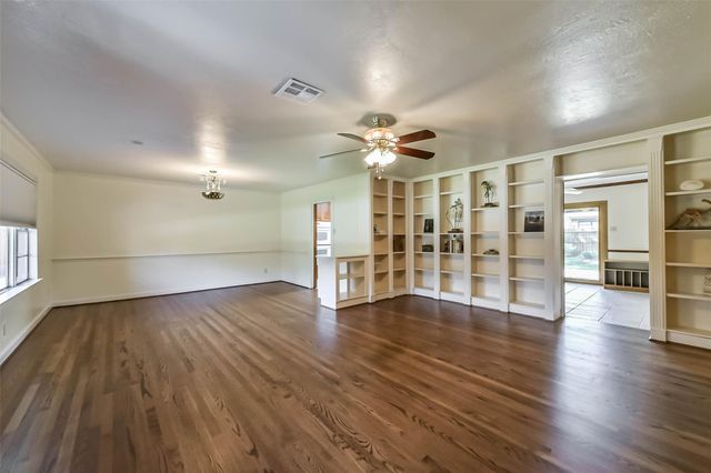 6637 Merry Lane, Houston, TX 77023