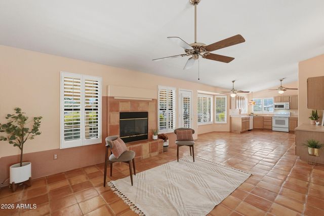 125 E BLUE EAGLE Lane, Phoenix, AZ 85086