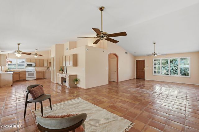 125 E BLUE EAGLE Lane, Phoenix, AZ 85086