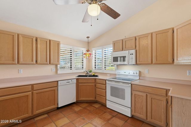 125 E BLUE EAGLE Lane, Phoenix, AZ 85086