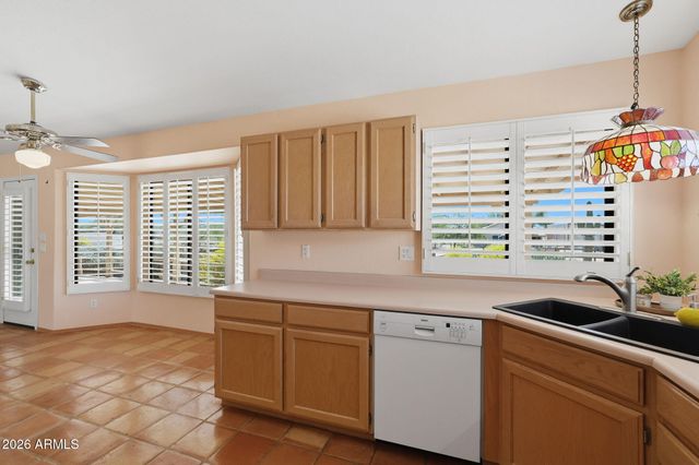 125 E BLUE EAGLE Lane, Phoenix, AZ 85086