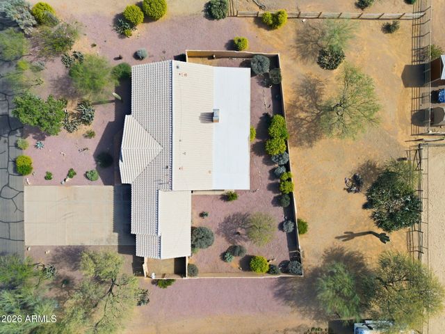 125 E BLUE EAGLE Lane, Phoenix, AZ 85086