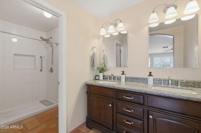 125 E BLUE EAGLE Lane, Phoenix, AZ 85086