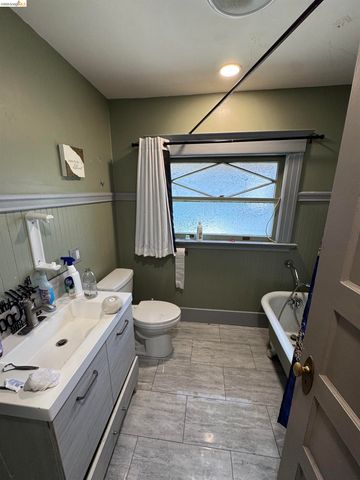 533 31st Street, Oakland, CA 94609