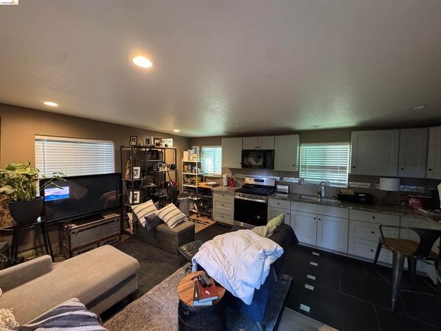 533 31st Street, Oakland, CA 94609