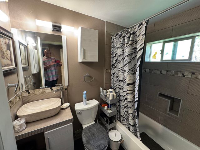 533 31st Street, Oakland, CA 94609