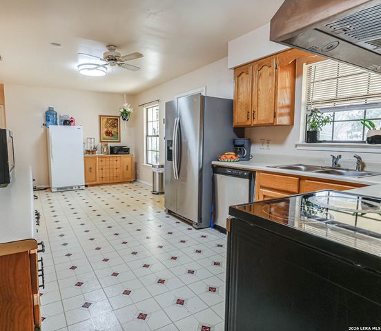 3914 Anton, San Antonio, TX 78223