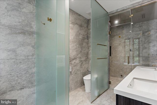 1405 WOLFTRAP RUN RD, Vienna, VA 22182