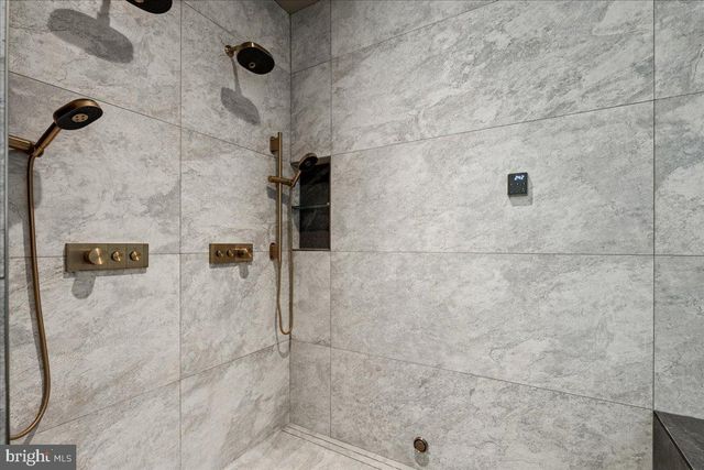 1405 WOLFTRAP RUN RD, Vienna, VA 22182