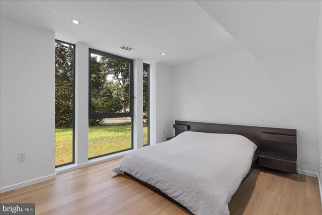 1405 WOLFTRAP RUN RD, Vienna, VA 22182