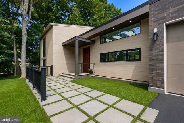 1405 WOLFTRAP RUN RD, Vienna, VA 22182