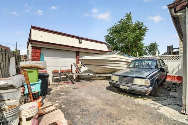 79 E Jersey St, Elizabeth City, NJ 07206