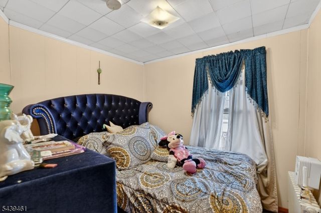 79 E Jersey St, Elizabeth City, NJ 07206