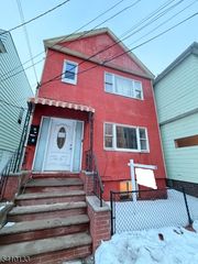 133 Mallory Ave, Jersey City, NJ 07304