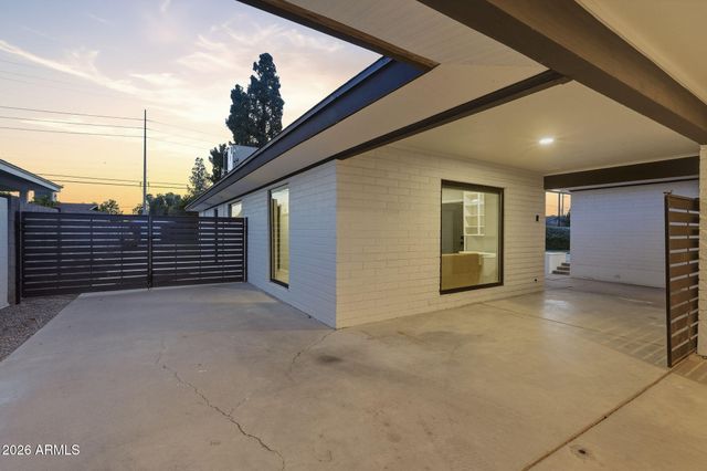 306 N FRASER Drive W, Mesa, AZ 85203