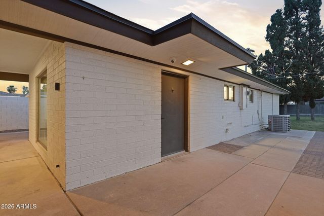 306 N FRASER Drive W, Mesa, AZ 85203