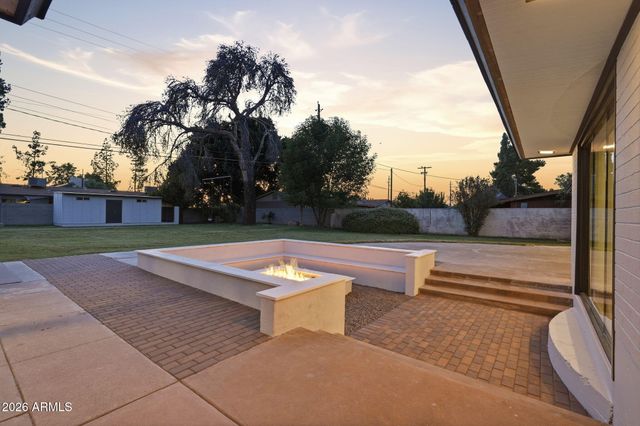 306 N FRASER Drive W, Mesa, AZ 85203