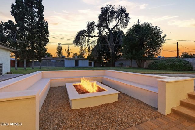 306 N FRASER Drive W, Mesa, AZ 85203