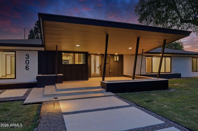 306 N FRASER Drive W, Mesa, AZ 85203