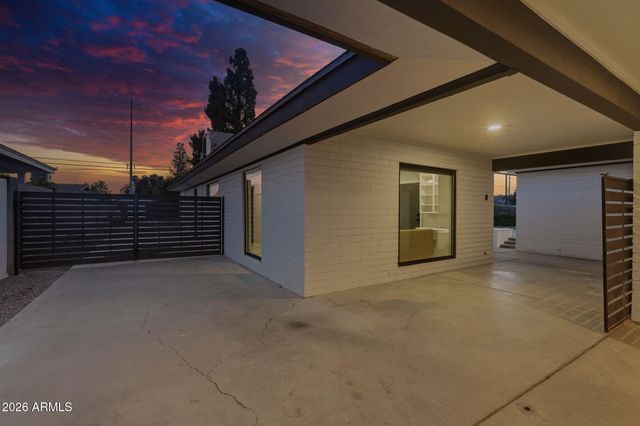 306 N FRASER Drive W, Mesa, AZ 85203