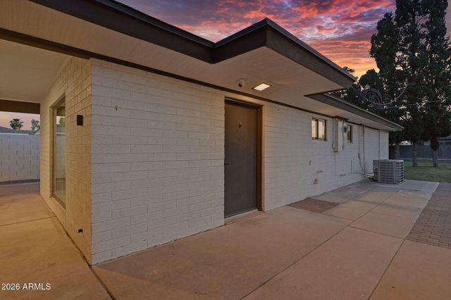 306 N FRASER Drive W, Mesa, AZ 85203