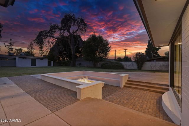 306 N FRASER Drive W, Mesa, AZ 85203