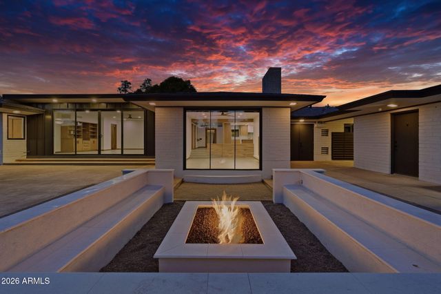 306 N FRASER Drive W, Mesa, AZ 85203