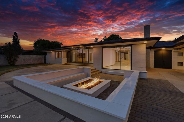 306 N FRASER Drive W, Mesa, AZ 85203