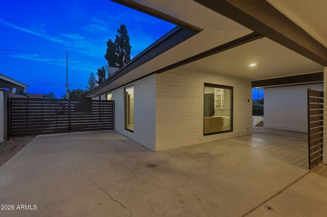 306 N FRASER Drive W, Mesa, AZ 85203