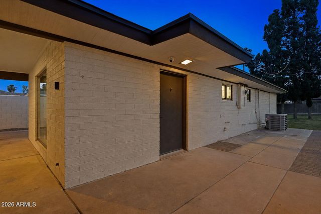 306 N FRASER Drive W, Mesa, AZ 85203