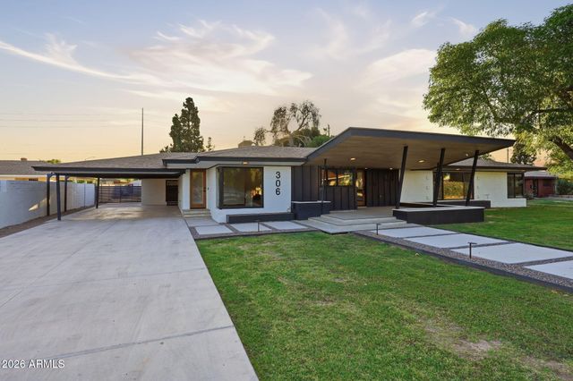 306 N FRASER Drive W, Mesa, AZ 85203