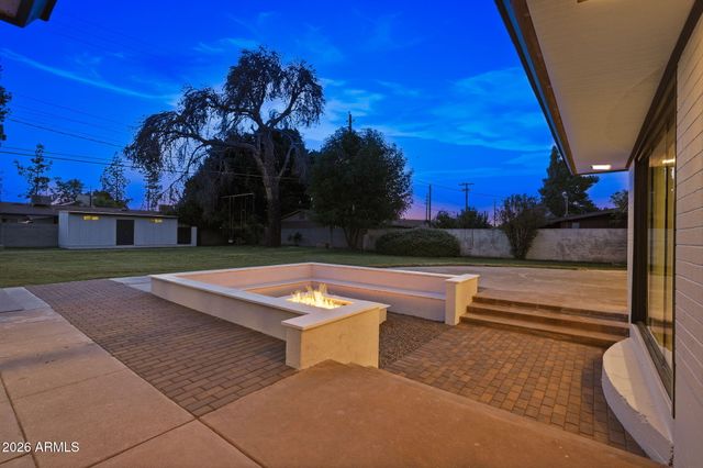 306 N FRASER Drive W, Mesa, AZ 85203
