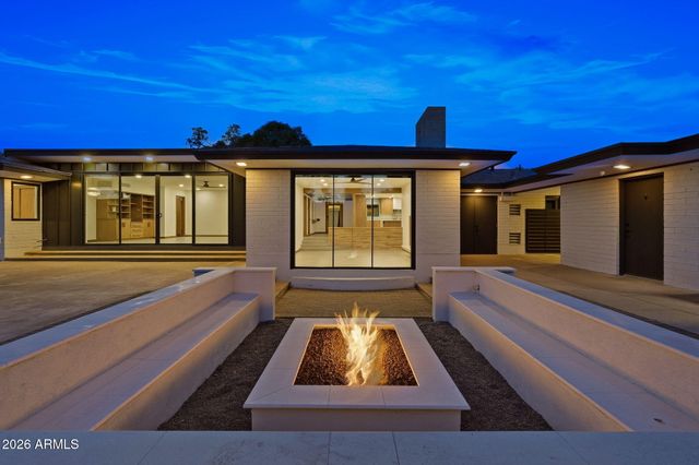 306 N FRASER Drive W, Mesa, AZ 85203