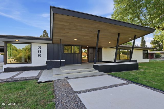 306 N FRASER Drive W, Mesa, AZ 85203