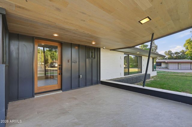 306 N FRASER Drive W, Mesa, AZ 85203