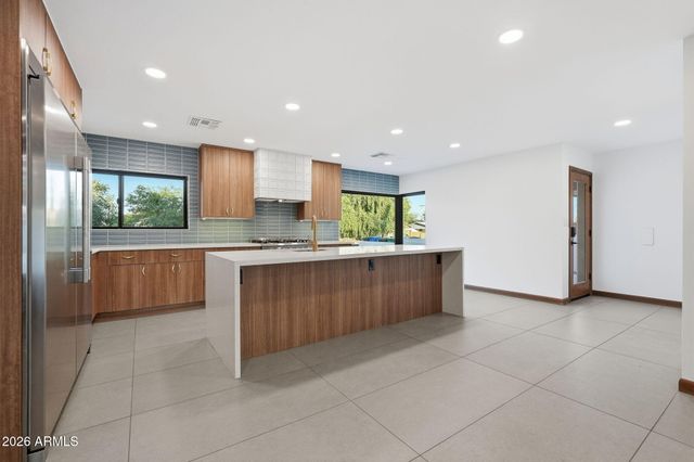 306 N FRASER Drive W, Mesa, AZ 85203