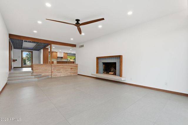 306 N FRASER Drive W, Mesa, AZ 85203