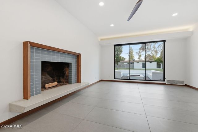 306 N FRASER Drive W, Mesa, AZ 85203