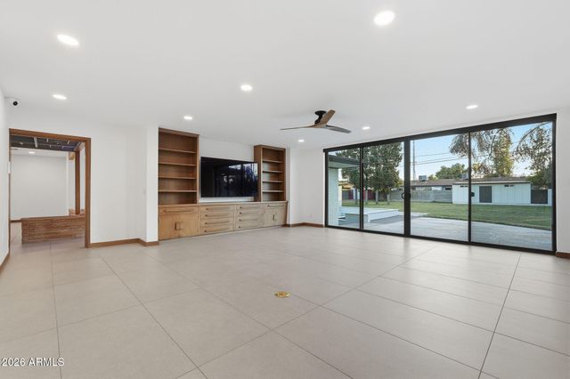 306 N FRASER Drive W, Mesa, AZ 85203